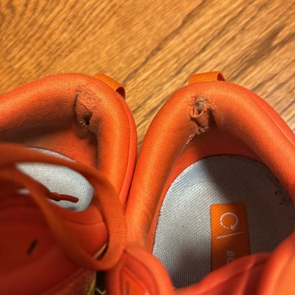 Hoka running shoes Bondi 8 sneakers in size 8.5 - Picture 6 of 9